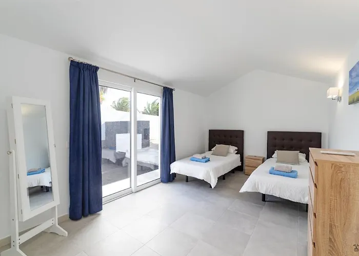 Rossa - Now - Lh215 By Now Ltd * Playa Blanca (Lanzarote)