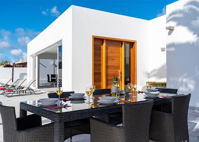 Rossa - Now - Lh215 By Now Ltd * Playa Blanca (Lanzarote)